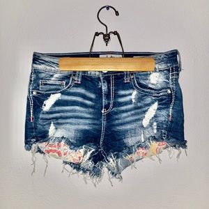 💛 Shorts from Buckle 💛